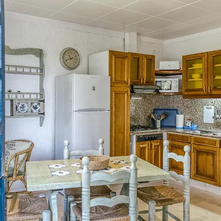 Art- Revilla Tacke F Holiday home Empuriabrava